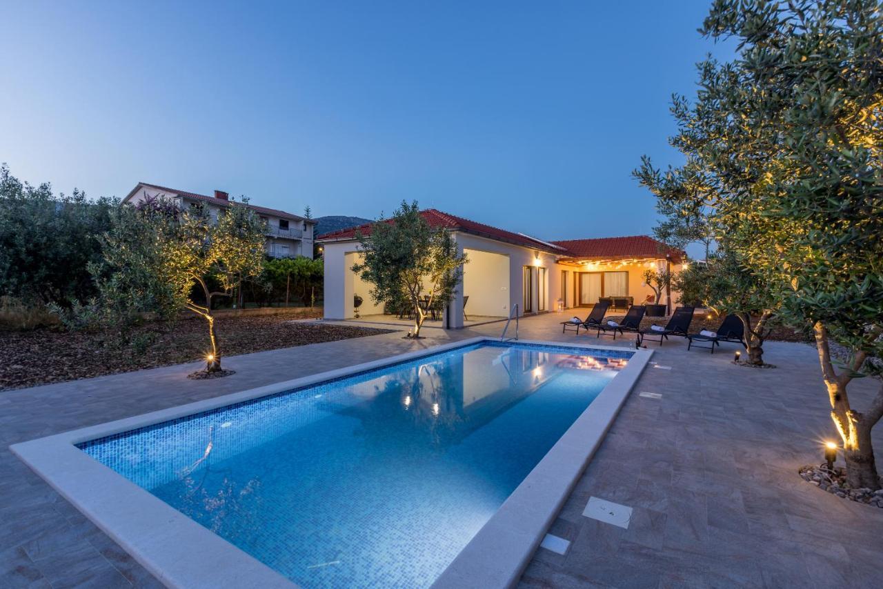 Villa Mamma Mia คาชเตลา ภายนอก รูปภาพ