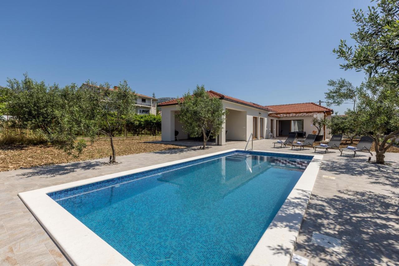 Villa Mamma Mia คาชเตลา ภายนอก รูปภาพ